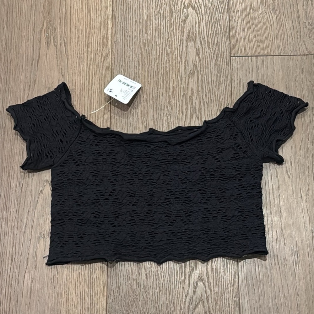 FREE PEOPLE | ✨NEW✨ Short Sleeve Crop Top in Black